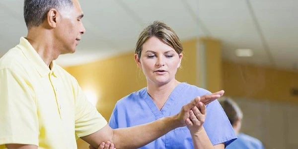 Hand-pain-doctor